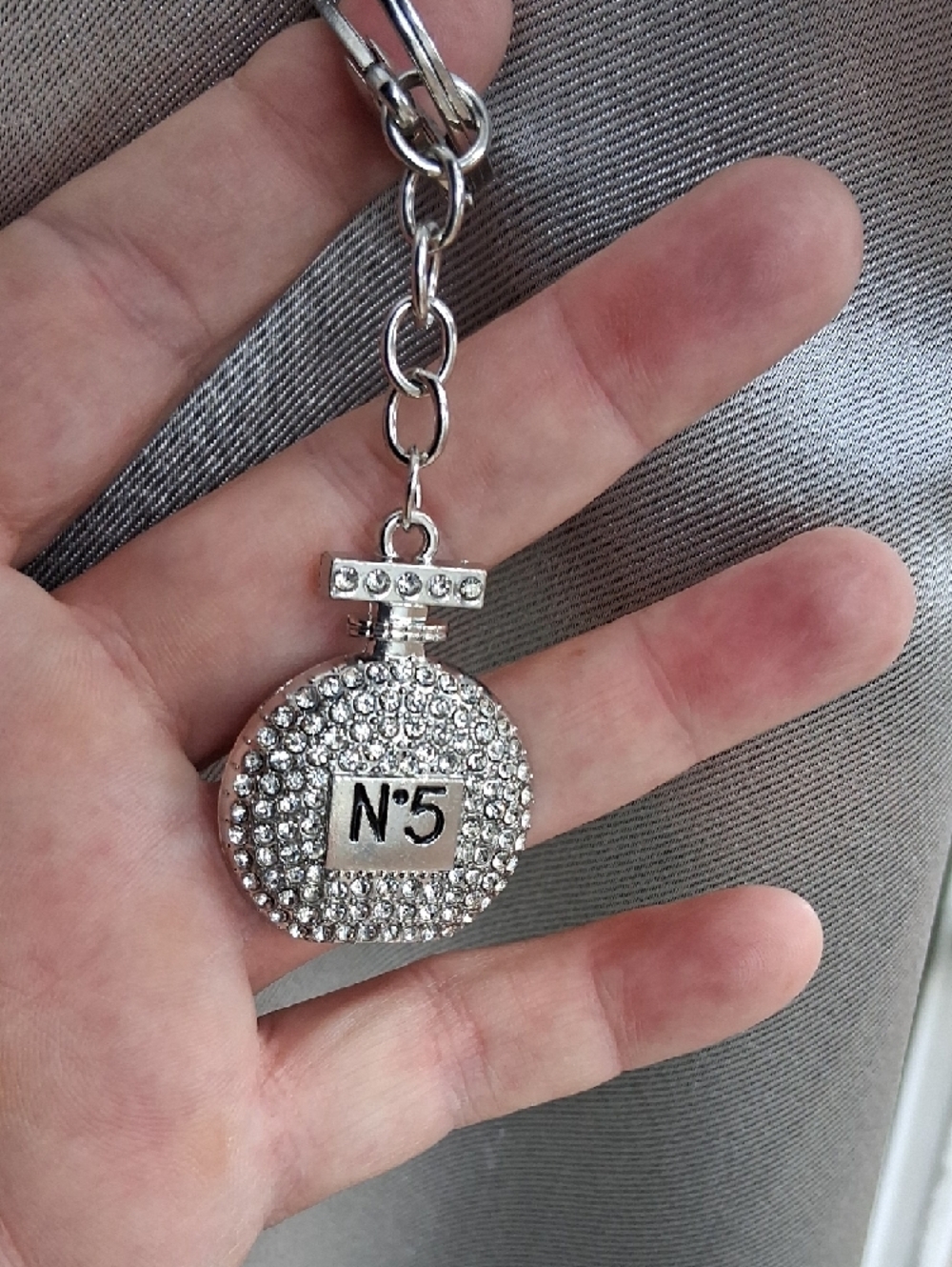 Rhinestone N°5 Perfume Bottle Keychain - Silver Sparkle - Picture 3 of 3